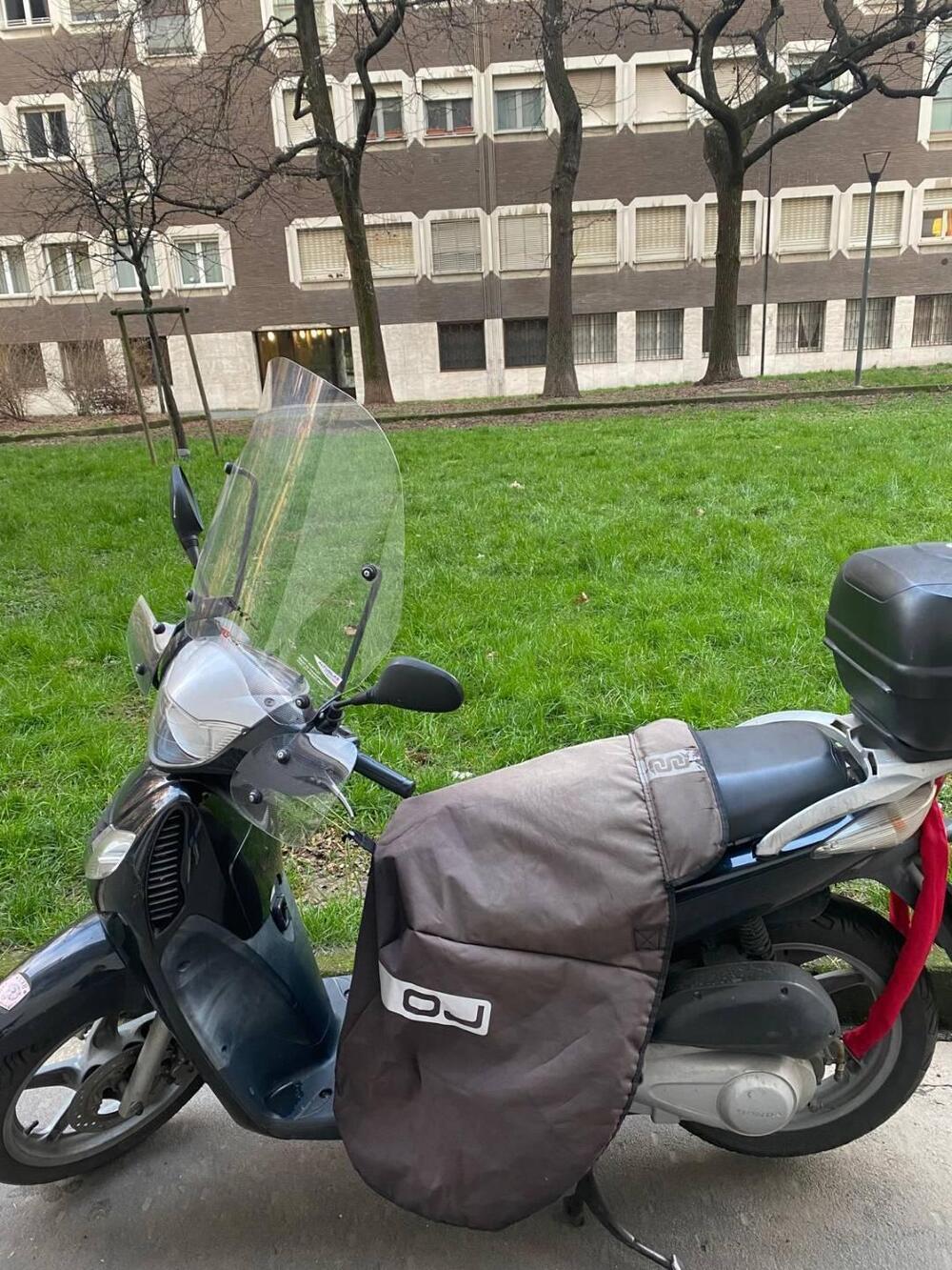 Honda SH 150 (2000 - 06) (2)