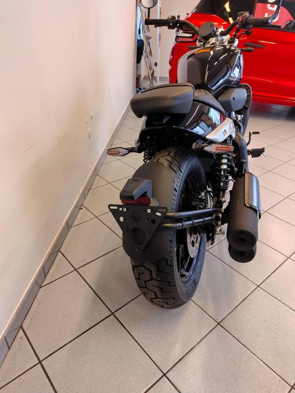 Benelli Leoncino 400 Bobber (2026) (18)