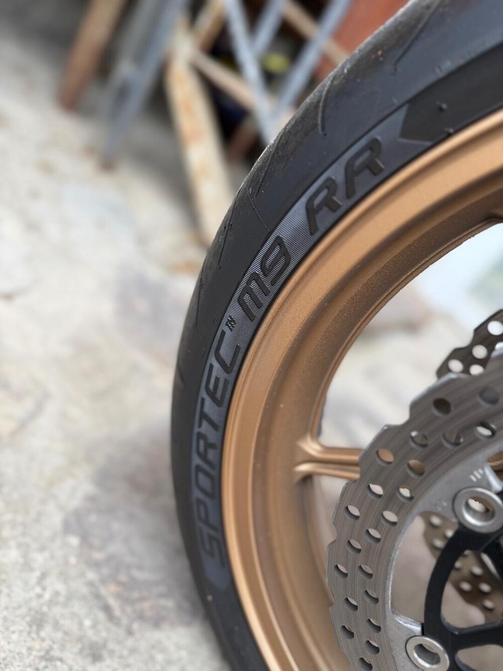 Kawasaki Z 750 R (2011 - 14) (8)