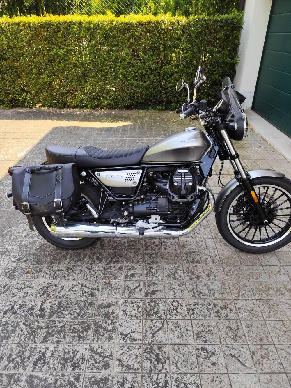 Moto Guzzi V9 Roamer (2021 - 24) (3)