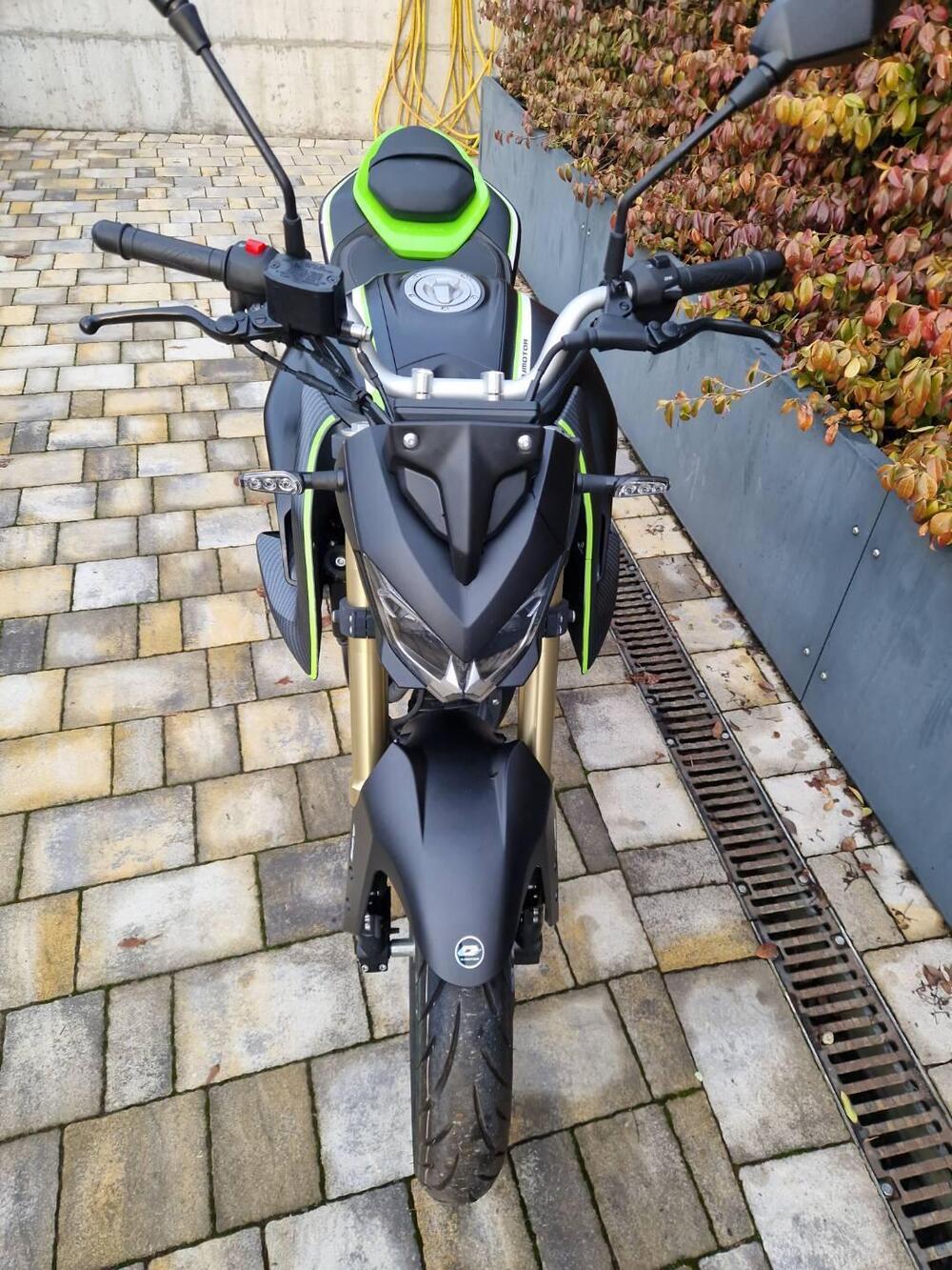 QJ Motor SRK 125 S (2023 - 24) (3)