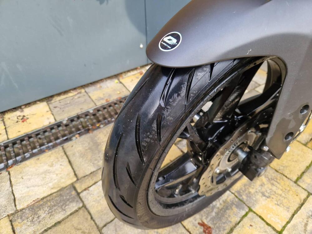 QJ Motor SRK 125 S (2023 - 24) (4)