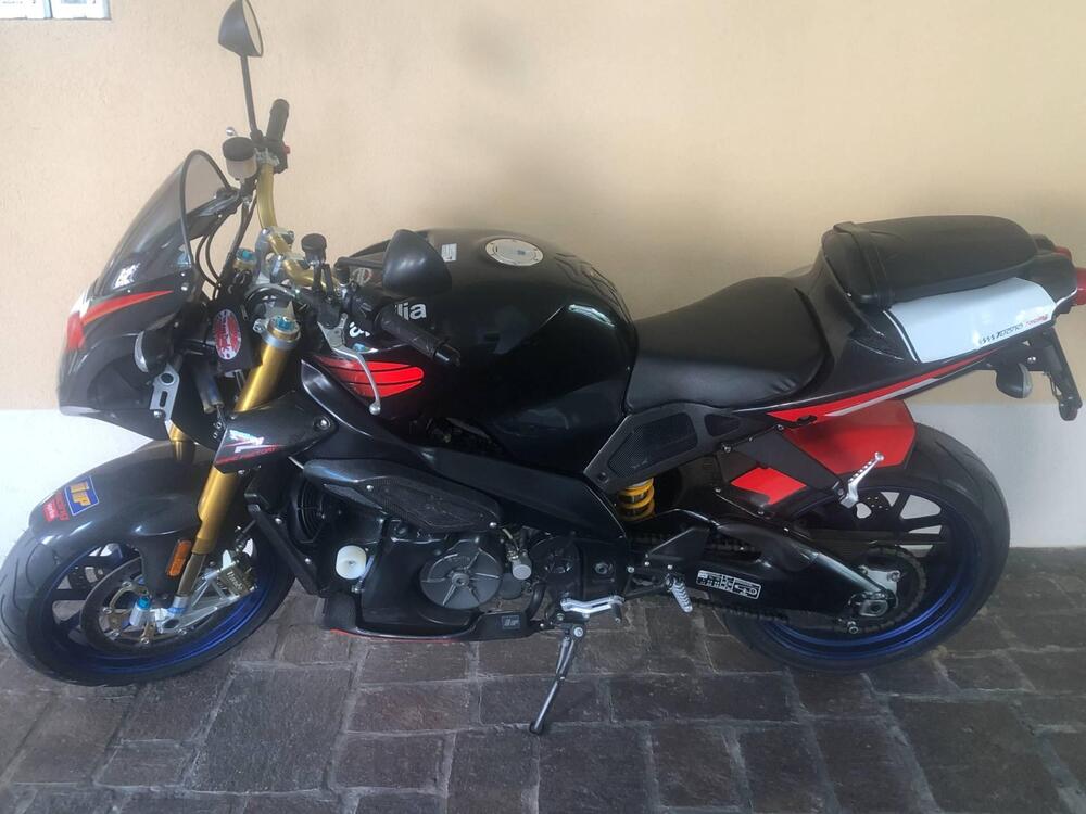 Aprilia Tuono 1000 R Factory (2004 - 05) (2)