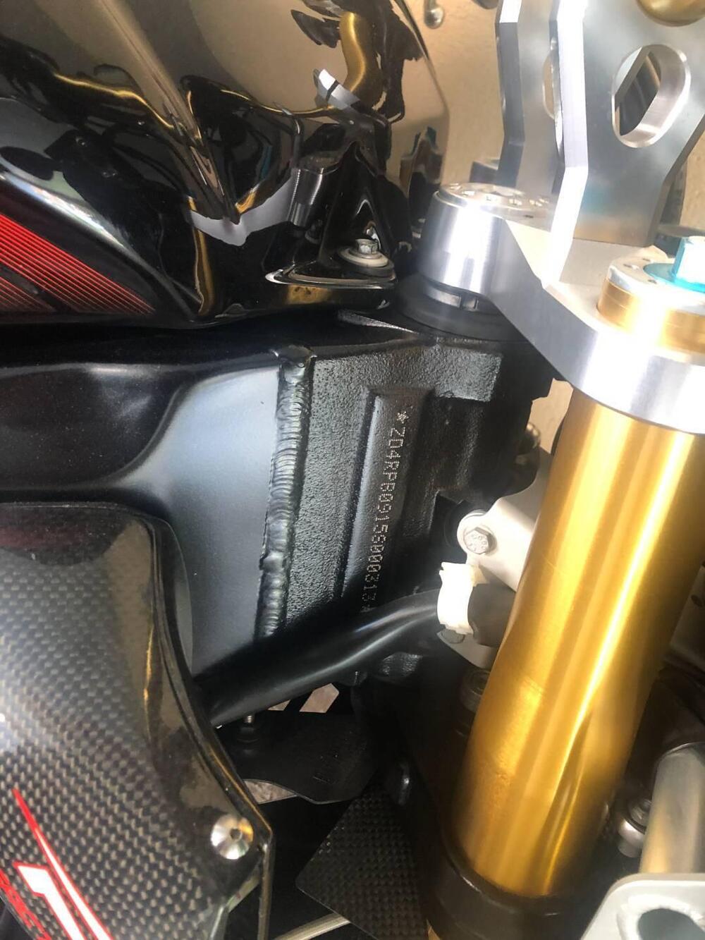 Aprilia Tuono 1000 R Factory (2004 - 05) (7)