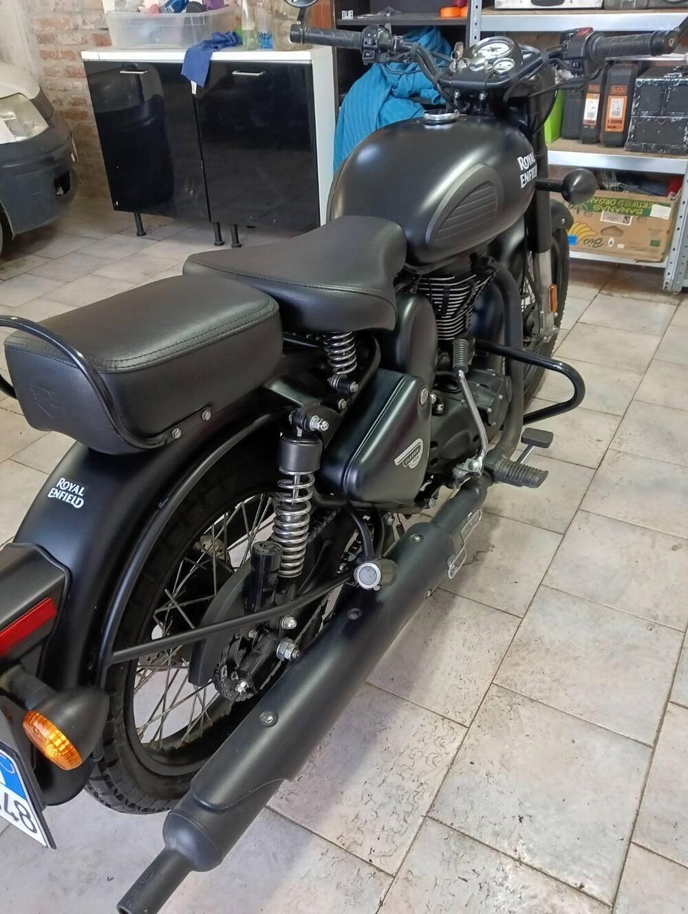 Royal Enfield Classic 500 EFI Stealth Black (2018 - 20) (14)