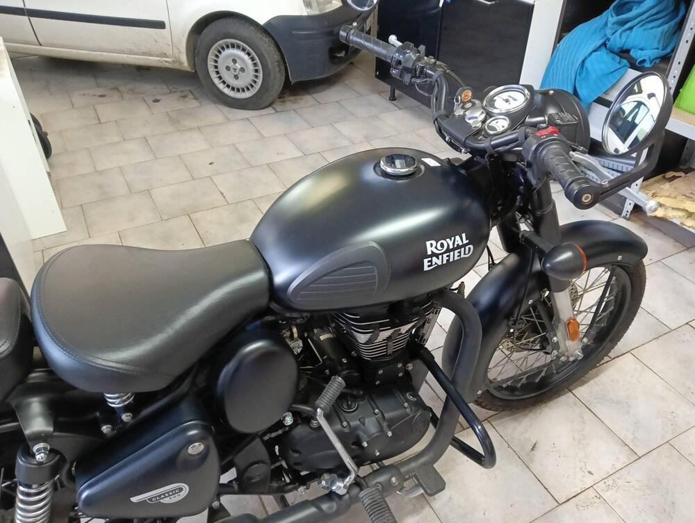 Royal Enfield Classic 500 EFI Stealth Black (2018 - 20) (15)