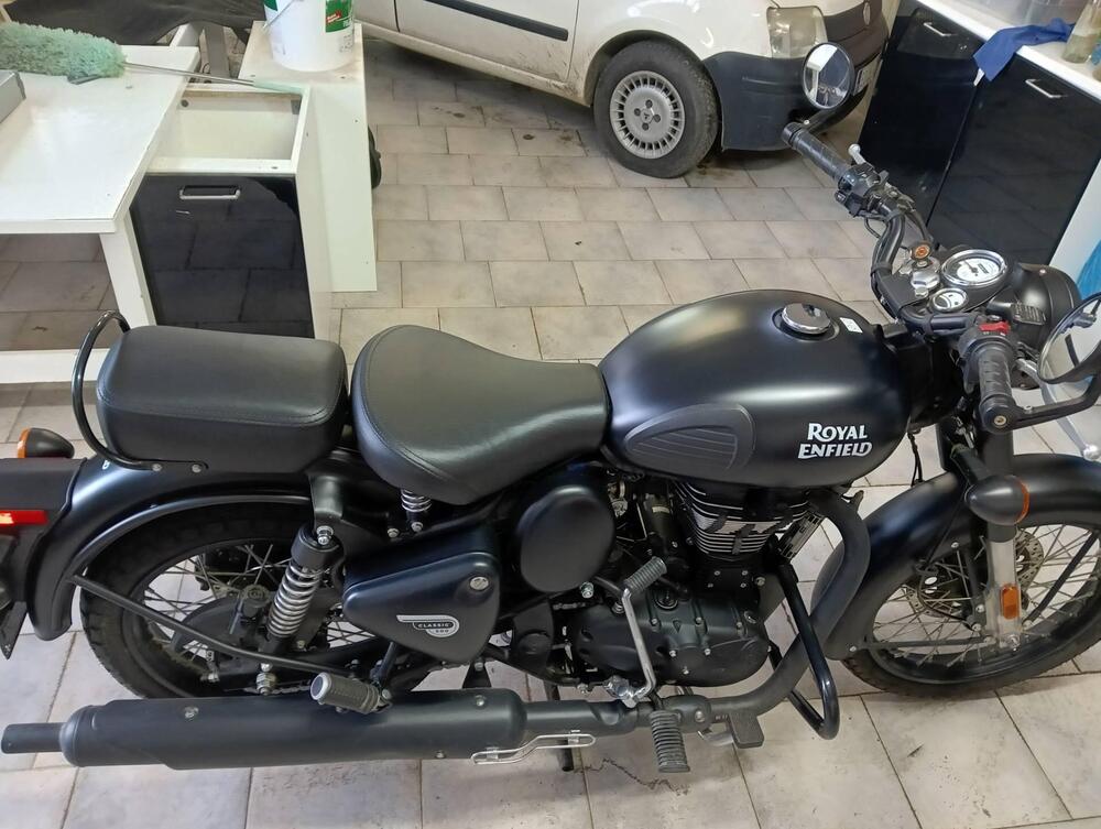 Royal Enfield Classic 500 EFI Stealth Black (2018 - 20) (16)
