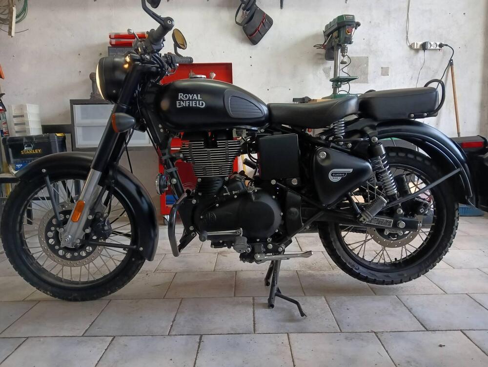 Royal Enfield Classic 500 EFI Stealth Black (2018 - 20) (18)