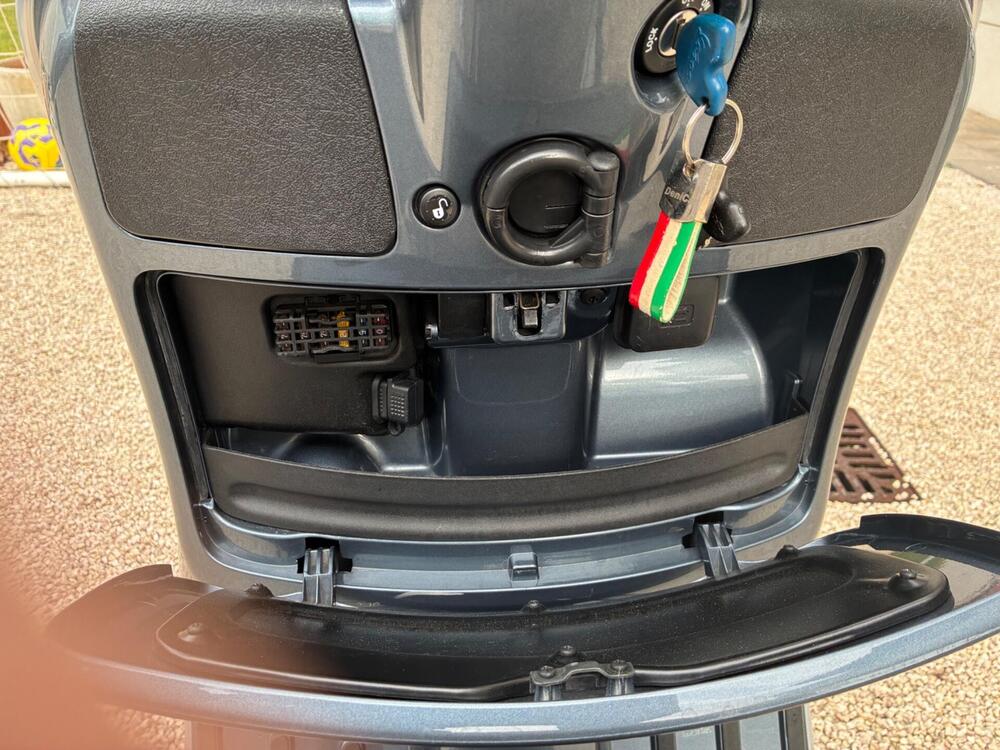 Vespa GTS 300 ABS (2014 - 16) (6)