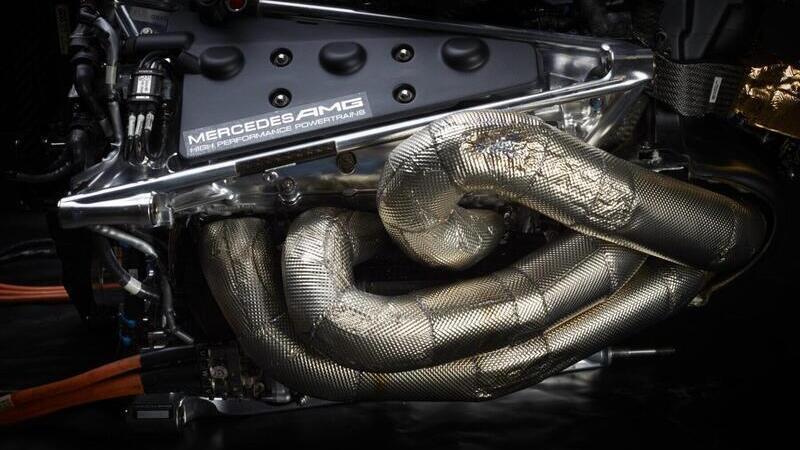 Formula 1 2026, il caso motori esplode: FIA cambia le regole e mette nei guai una Mercedes isolata