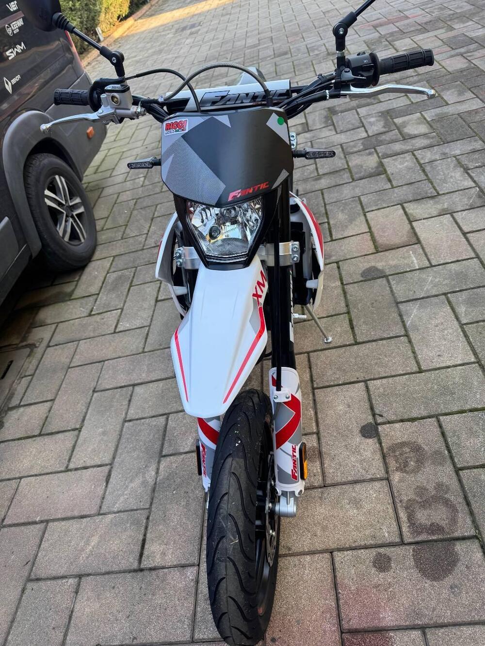 Fantic Motor Motard 50 Performance 2t (2020) (3)