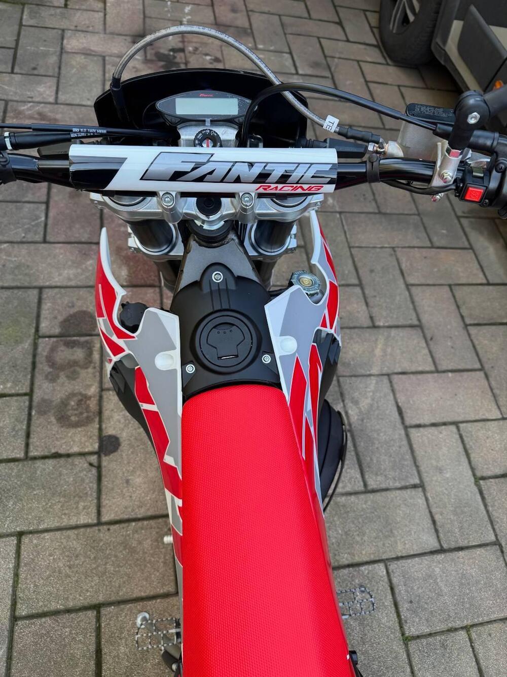 Fantic Motor Motard 50 Performance 2t (2020) (7)