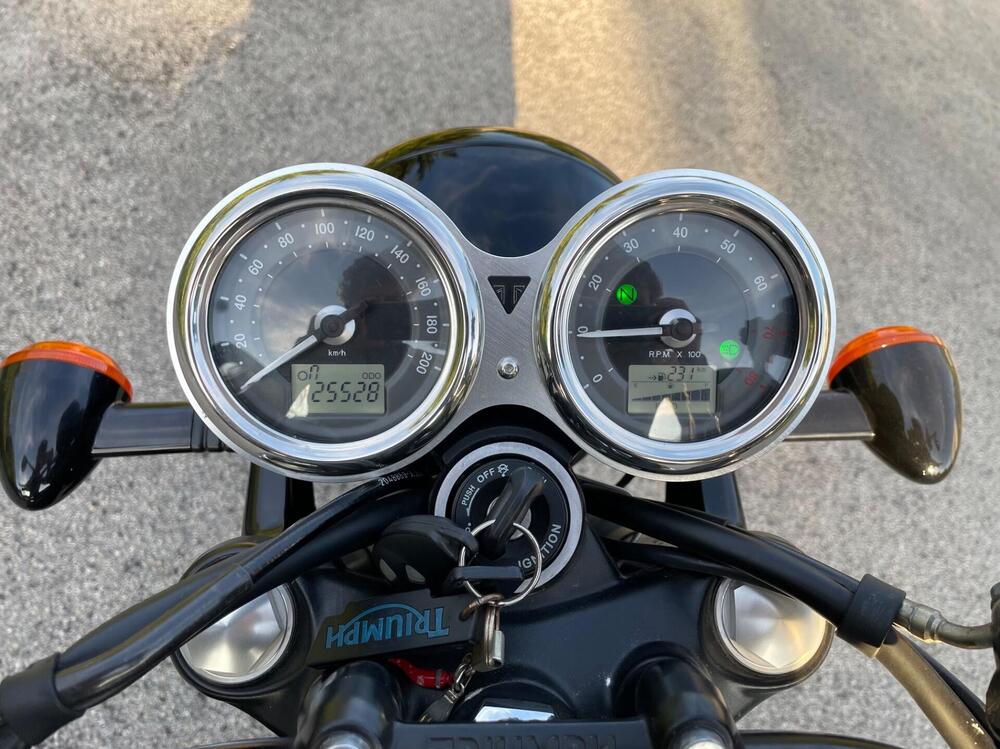 Triumph Bonneville T120 Black (2017 - 20) (5)