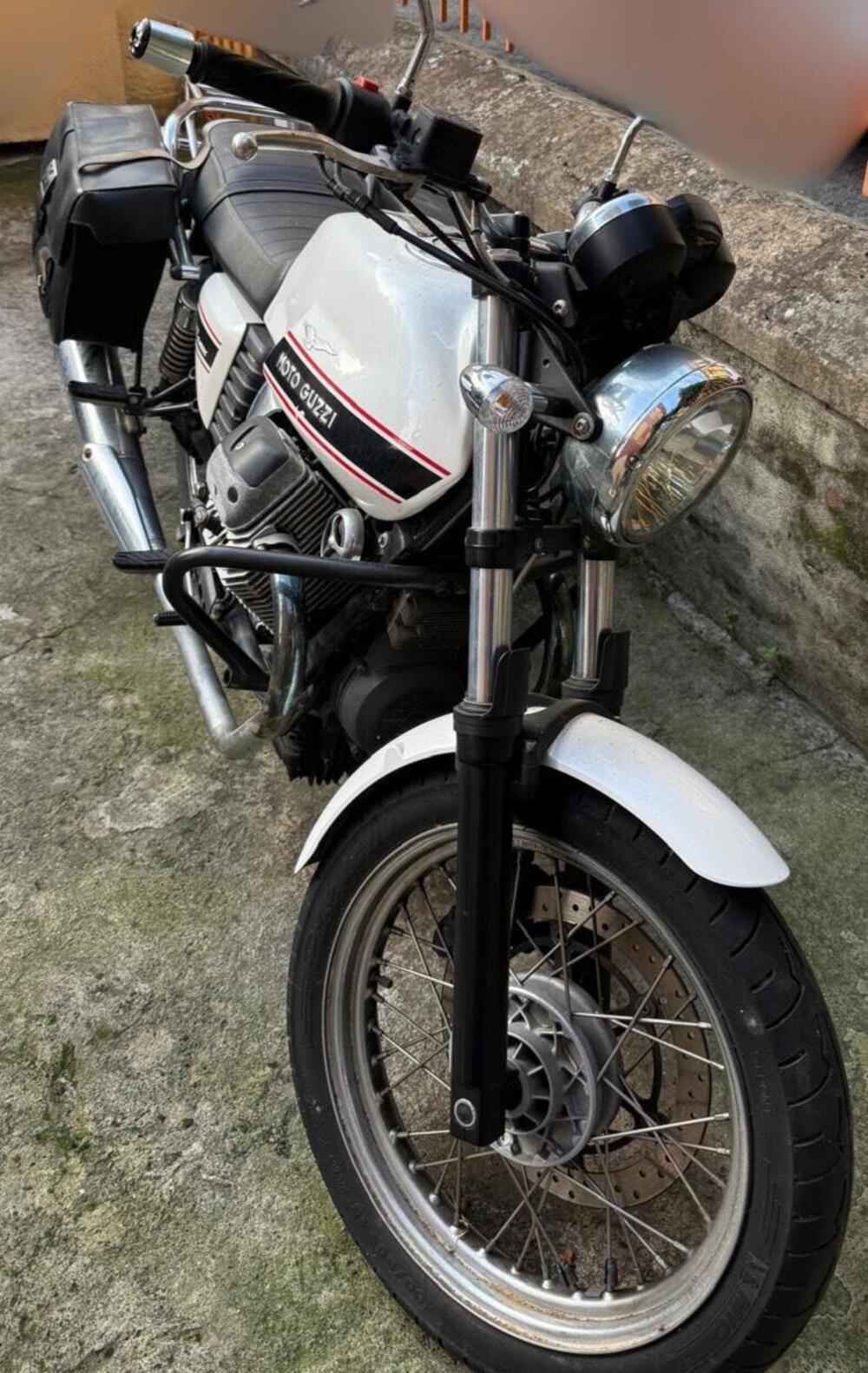 Moto Guzzi V7 Classic (2008 - 12) (2)