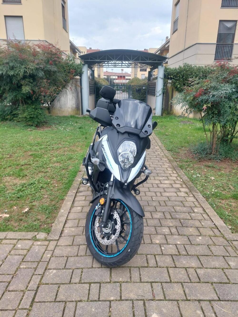 Suzuki V-Strom 650 (2021 - 25) (3)