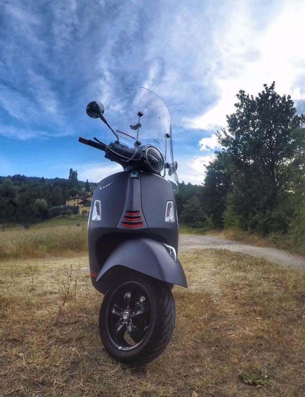 Vespa GTS 300 Super Sport Hpe (2021 - 22) (2)