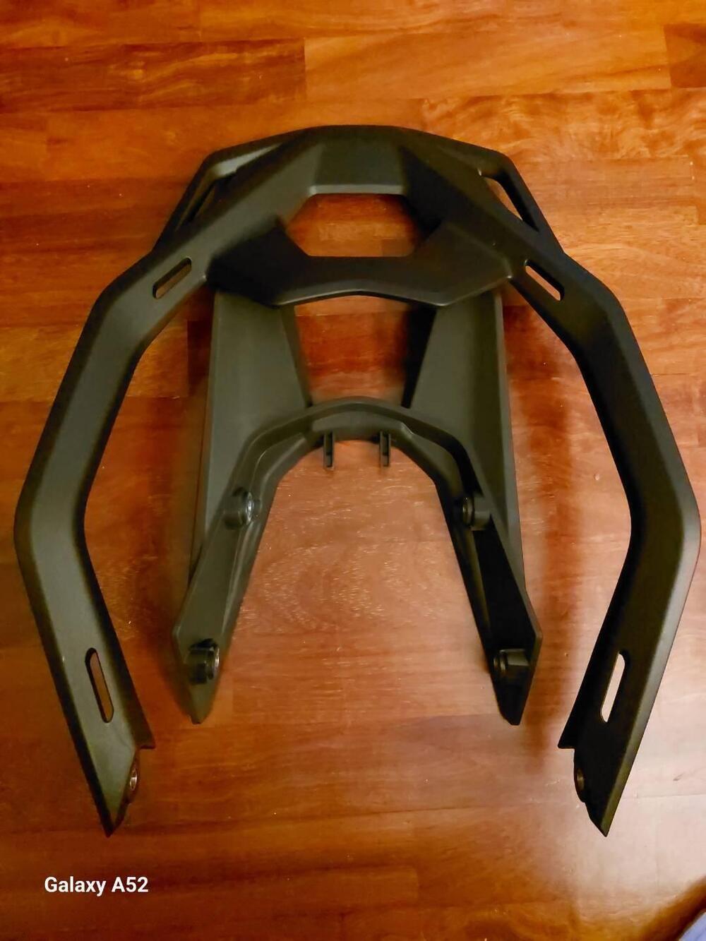 Supporto portabagagli per Bmw GS 1300 (2)