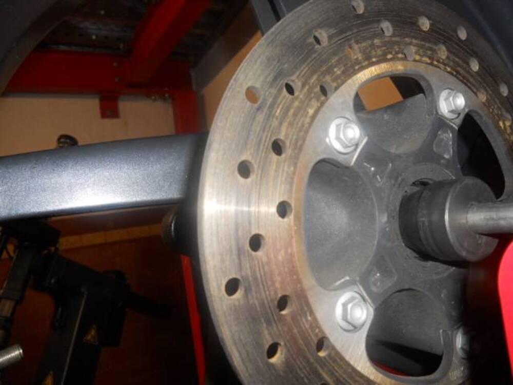 RSV RUOTA POSTERIORE Aprilia (3)