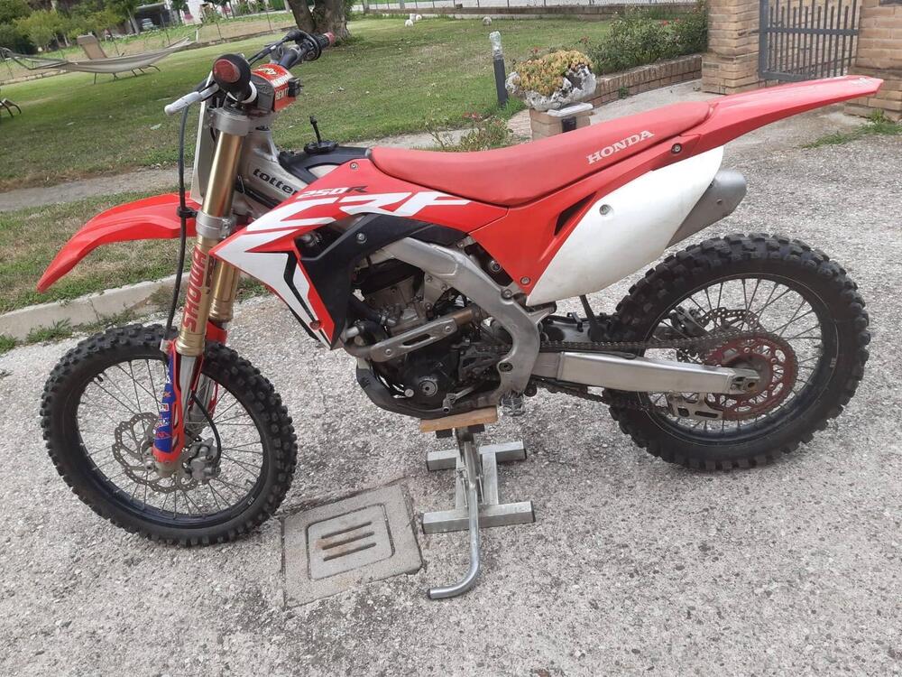 Honda CRF 250 R (2019) (4)
