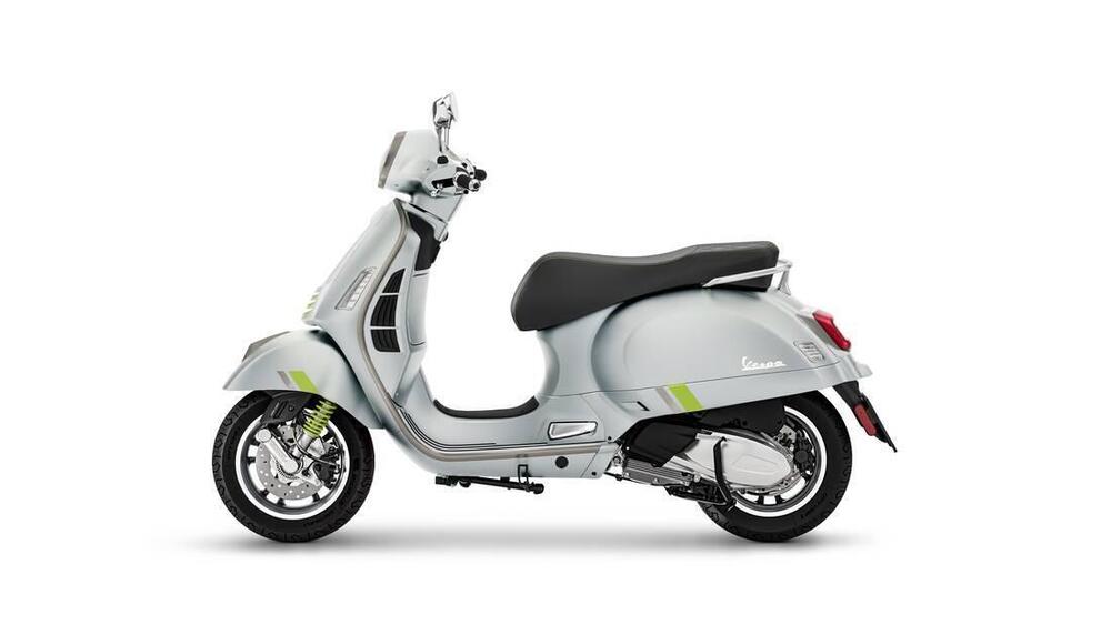 Vespa GTS 300 Super Tech (2023 - 24) (2)
