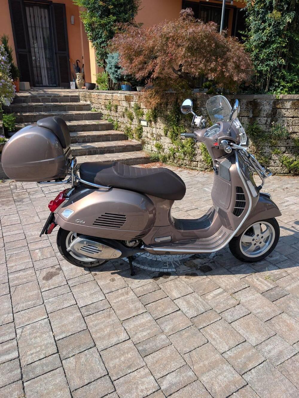 Vespa GTS 300 Touring ABS (2017 - 19)