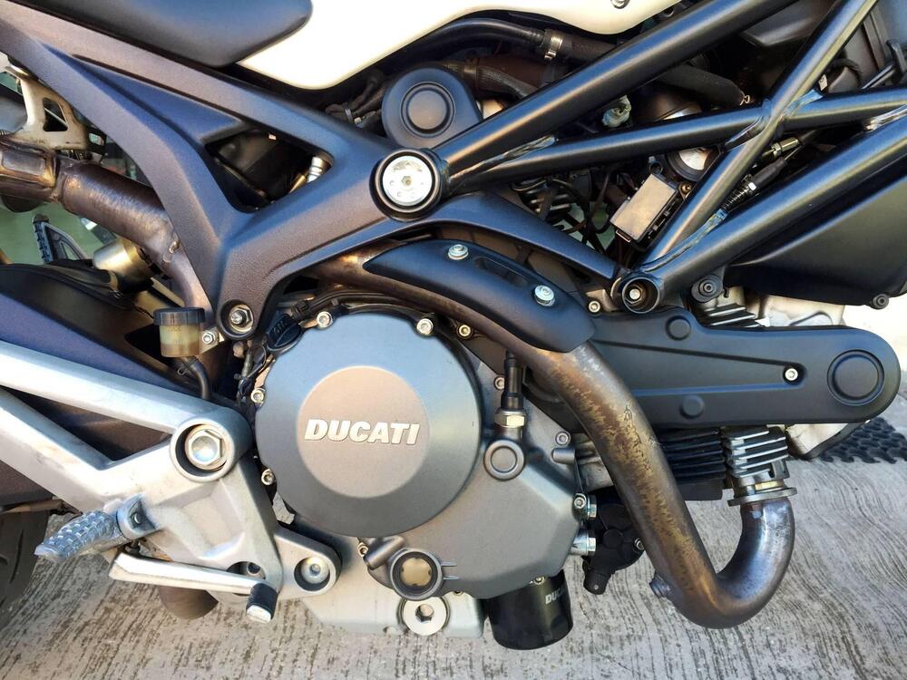 Ducati Monster 696 Plus (2007 - 14) (15)