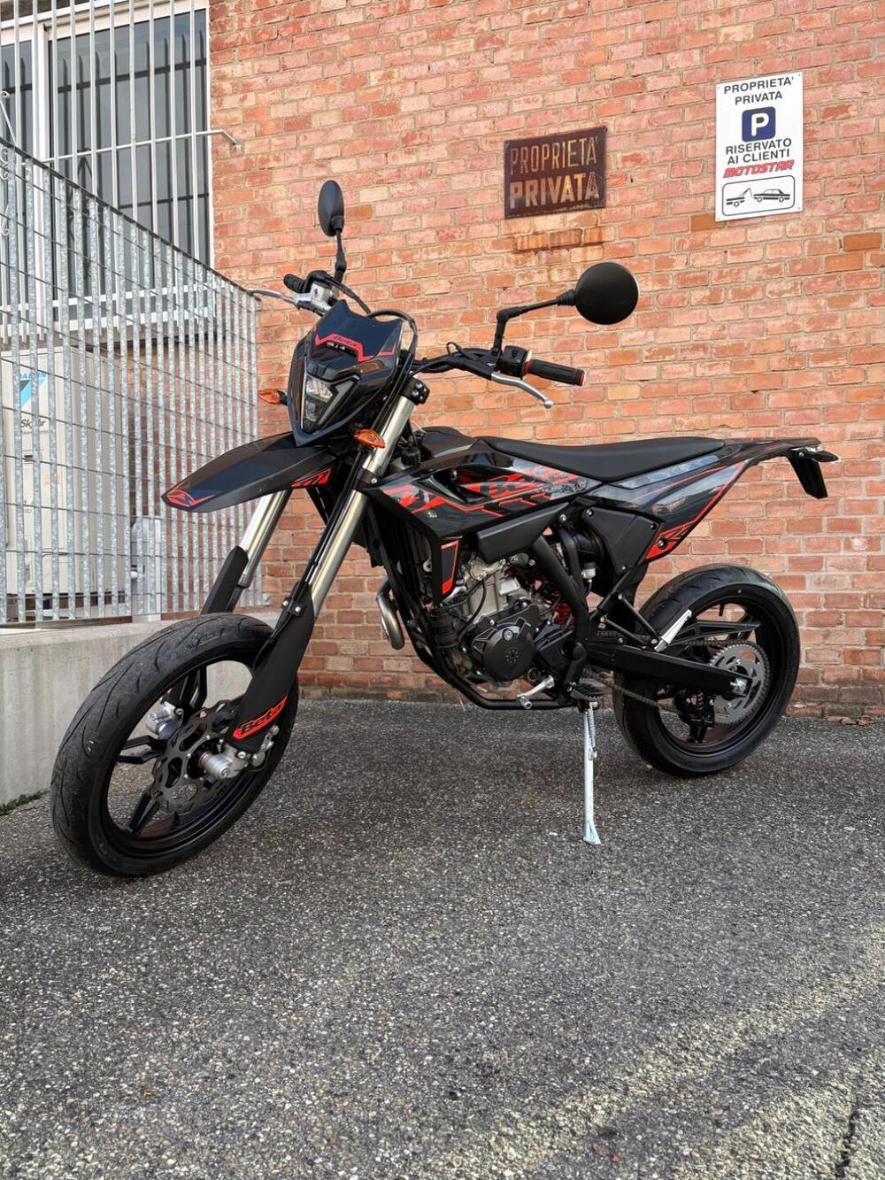 Betamotor RR 125 4T Motard T (2025 - 26) (2)