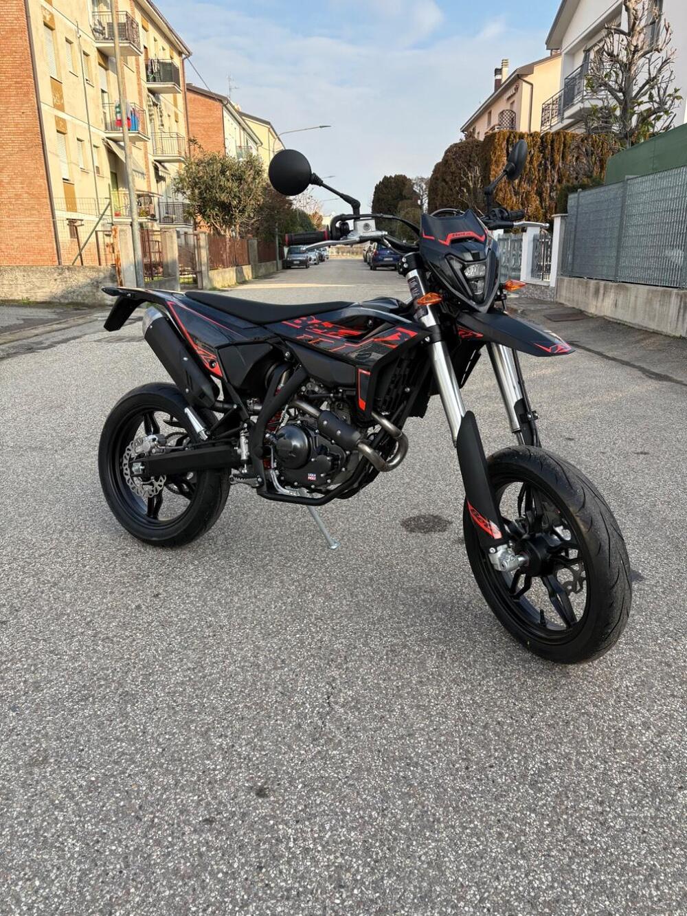 Betamotor RR 125 4T Motard T (2025 - 26) (3)