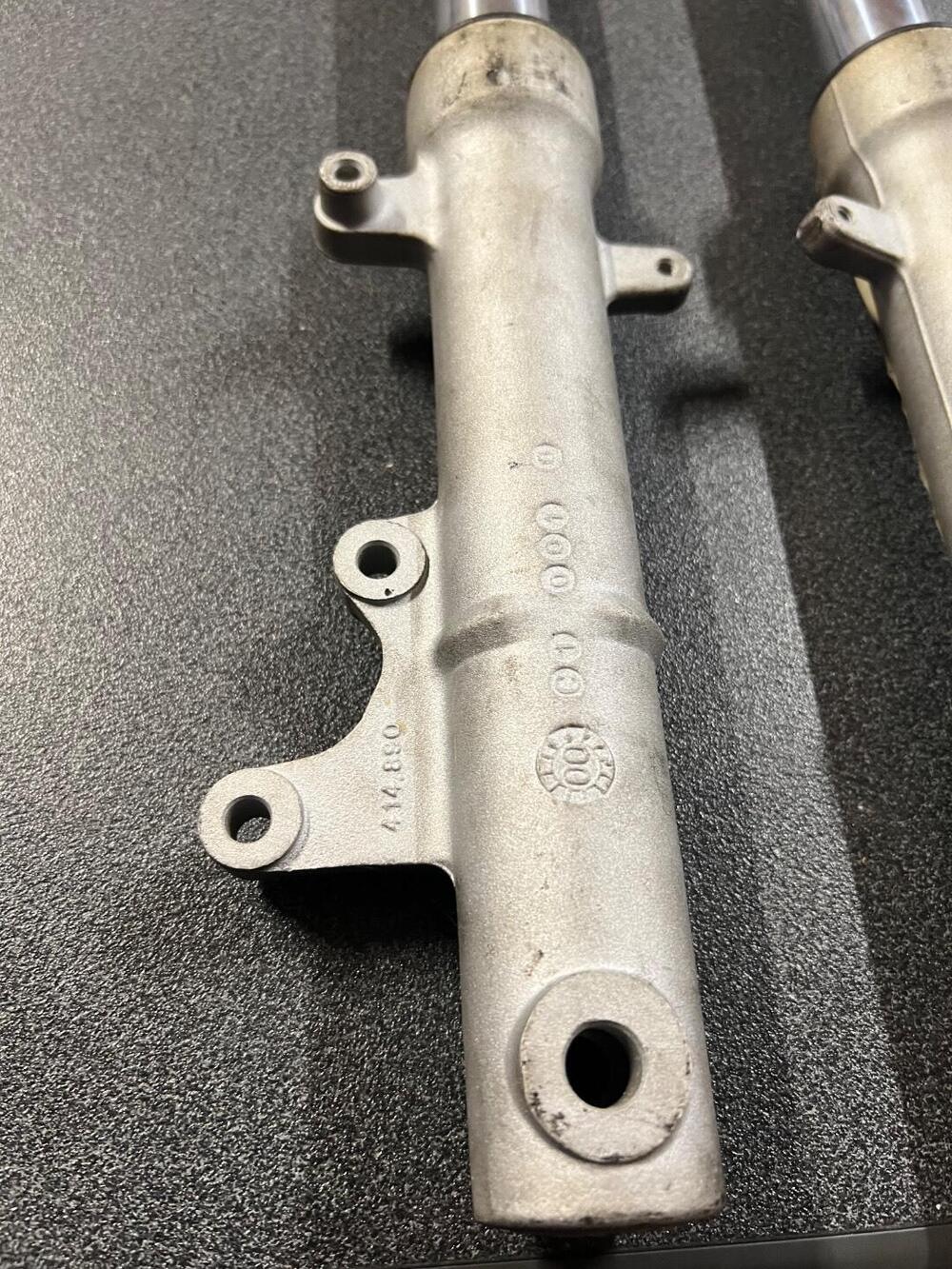 Malaguti Phantom F12 50 gambe forcella (2)