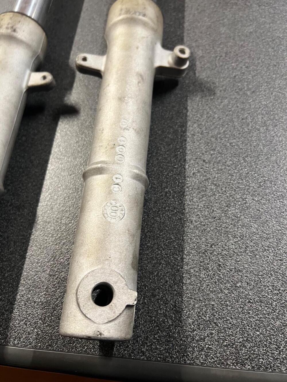 Malaguti Phantom F12 50 gambe forcella (3)