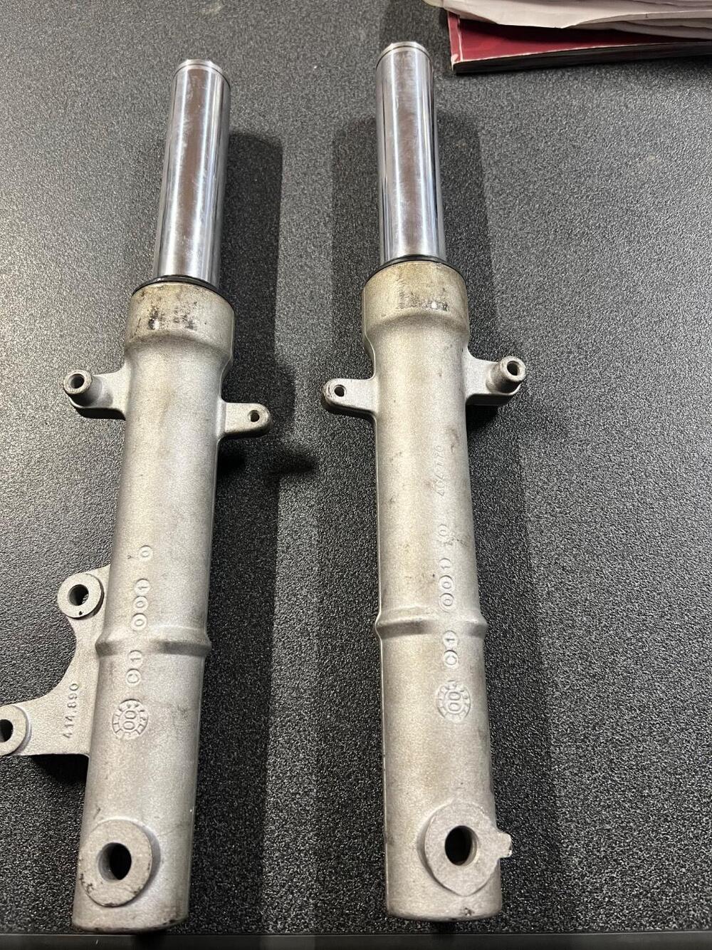 Malaguti Phantom F12 50 gambe forcella (4)