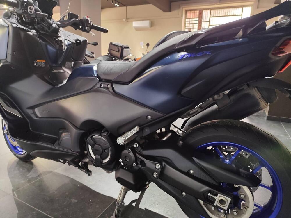 Yamaha T-Max 560 (2022 - 24) (6)