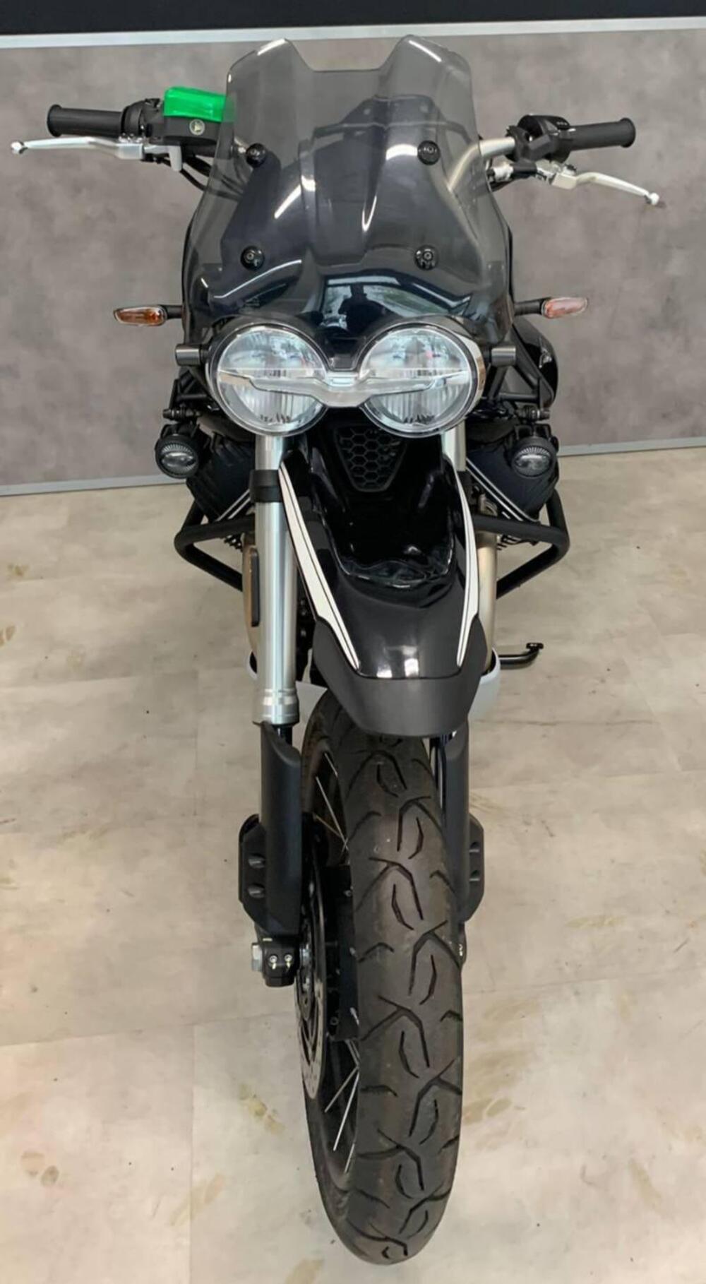 Moto Guzzi V85 TT Guardia d'Onore (2022 - 23) (3)