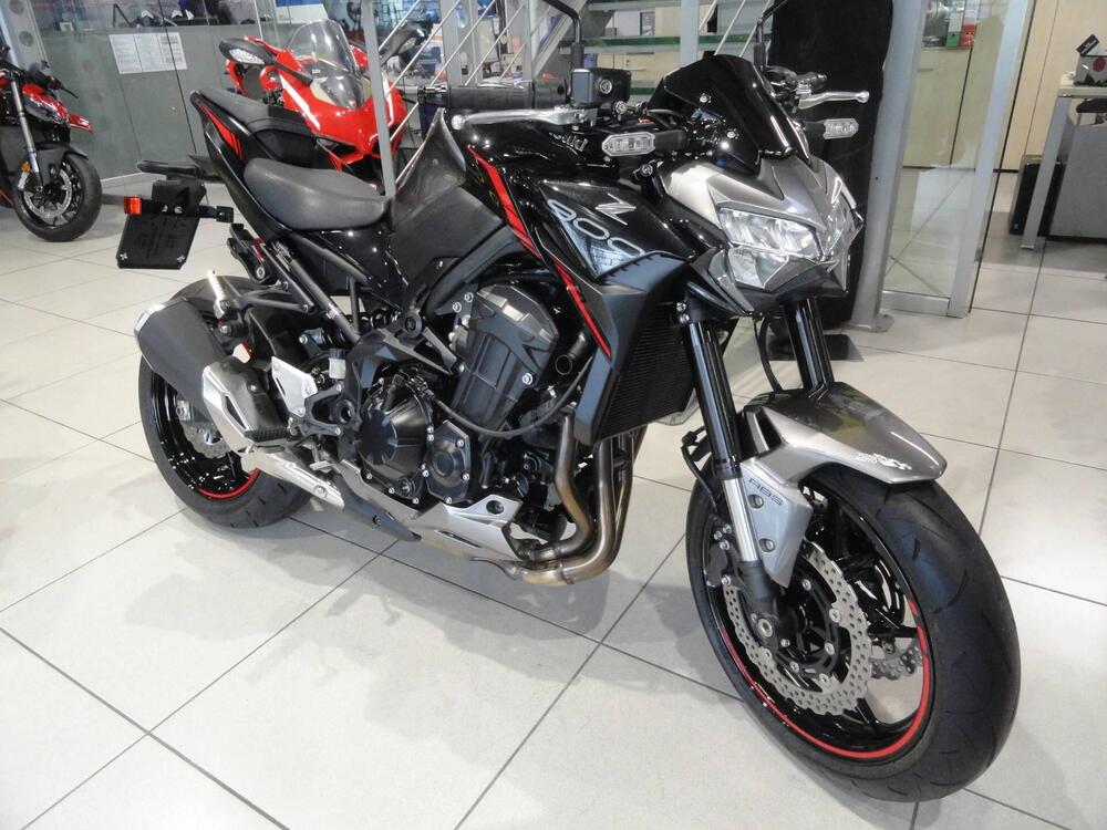 Kawasaki Z 900 (2021 - 24) (2)