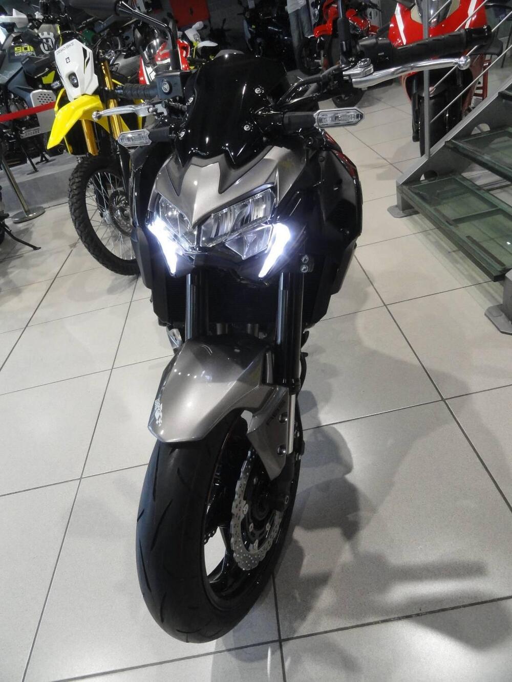 Kawasaki Z 900 (2021 - 24) (12)