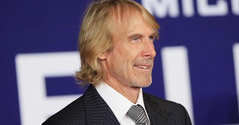 F1 2026. Cadillac svela la livrea al Super Bowl, poi Michael Bay fa causa da 1,5 mln per frode: cosa &egrave; successo