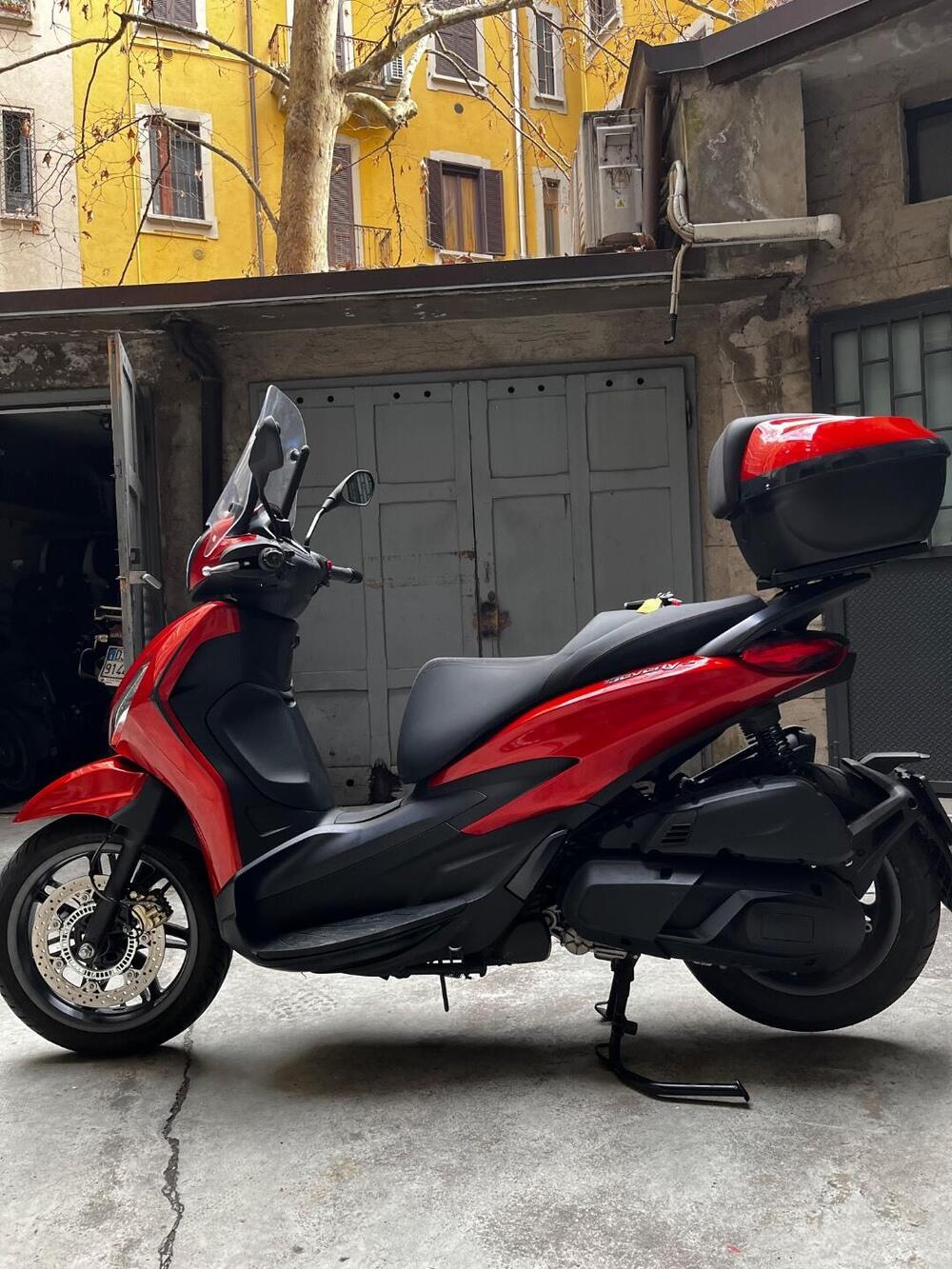 Piaggio Beverly 400 ABS-ASR (2021 - 24) (2)