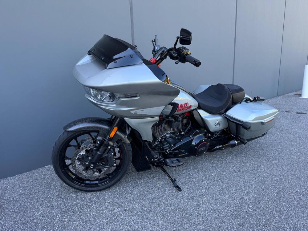 Harley-Davidson CVO Road Glide ST (2025) (4)