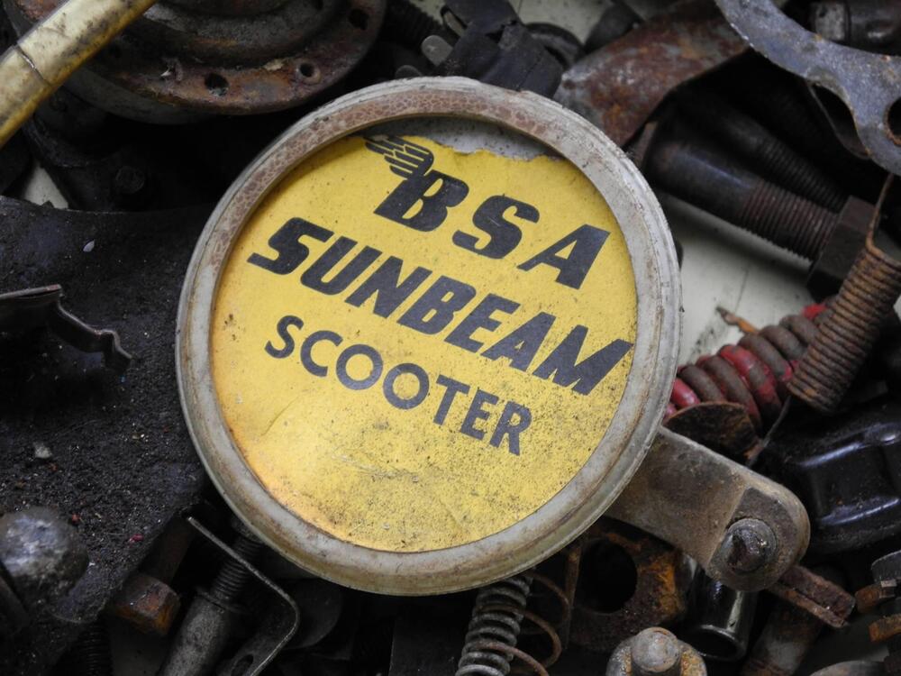 Ricambi vari, vendita a corpo per scooter made in BSA SUNBEAM 175 2T- TRIUMPH TIGRESS 175 2T (7)