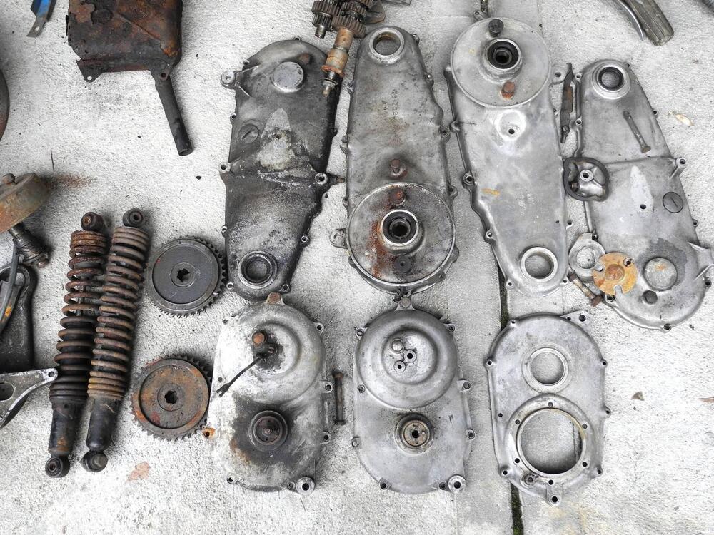 Ricambi vari, vendita a corpo per scooter made in BSA SUNBEAM 175 2T- TRIUMPH TIGRESS 175 2T (8)