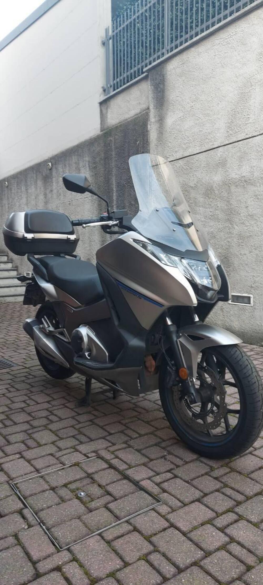 Honda Integra 750 DCT Sport (2017) (2)