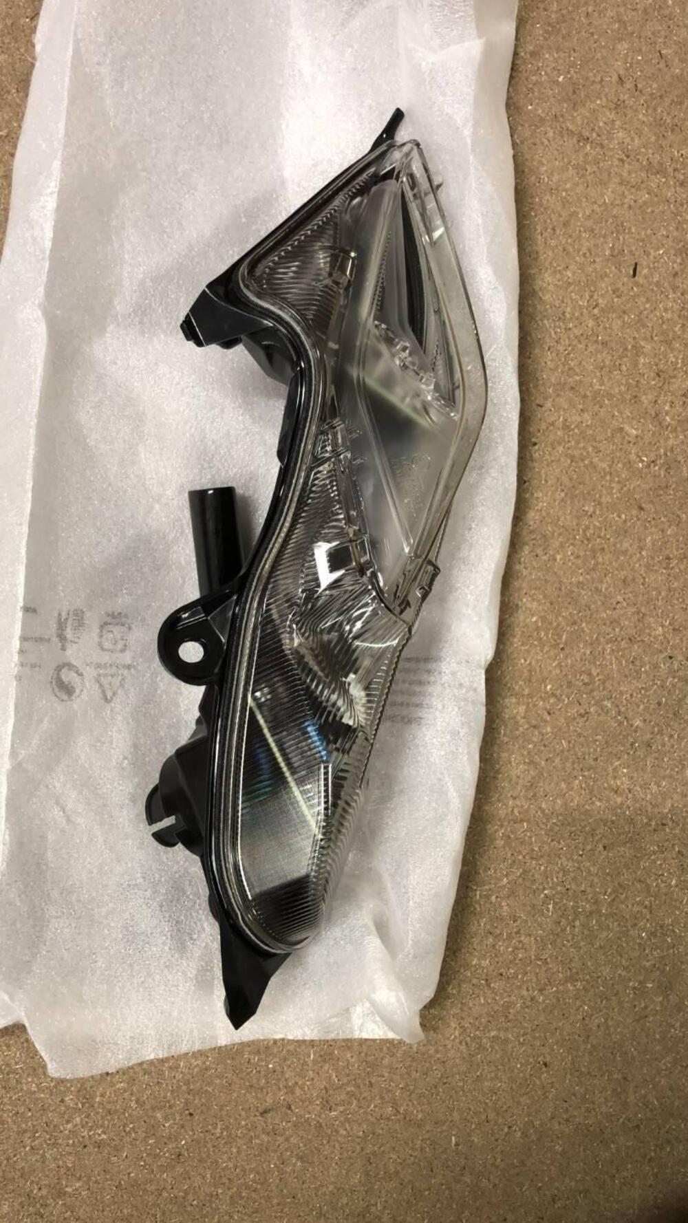 FANALINO POSTERIORE SINISTRO PER HONDA CBR 1000 RR (2)