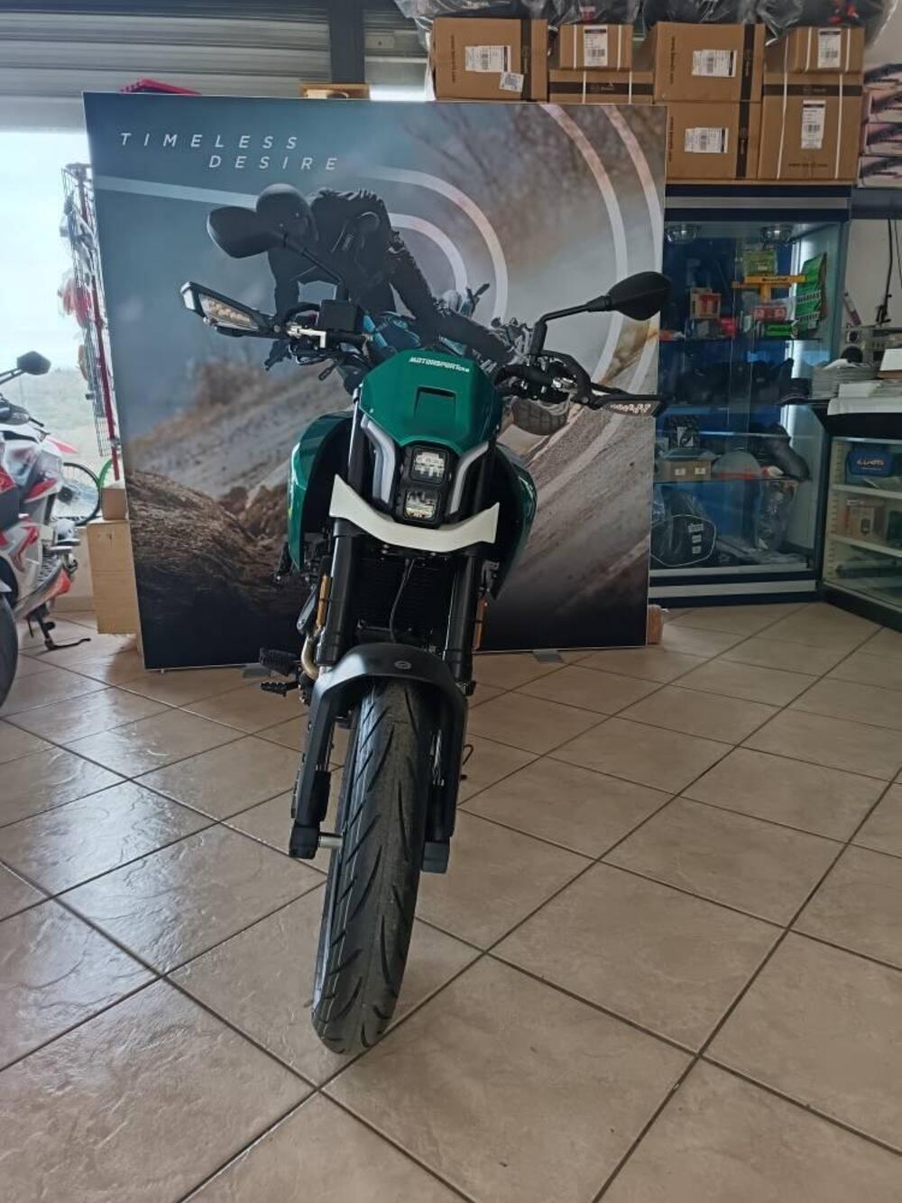 Benelli BKX 125 S (2026) (2)