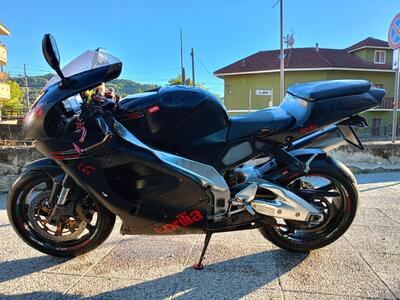 Aprilia RSV 1000 (2000 - 01) usata