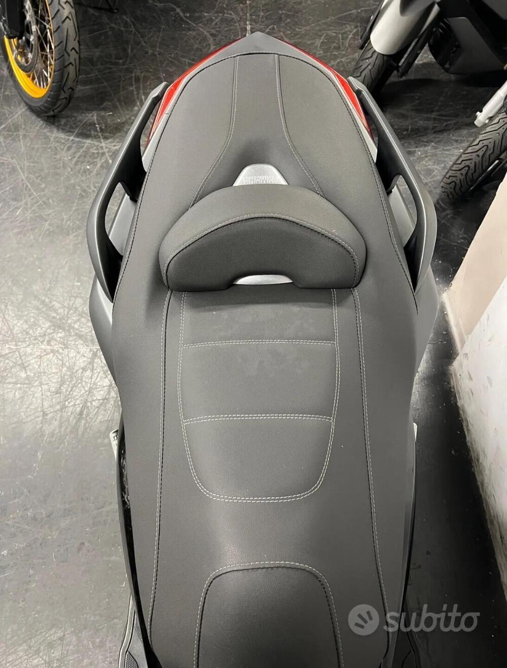 Yamaha X-Max 250 (2014 - 16) (7)