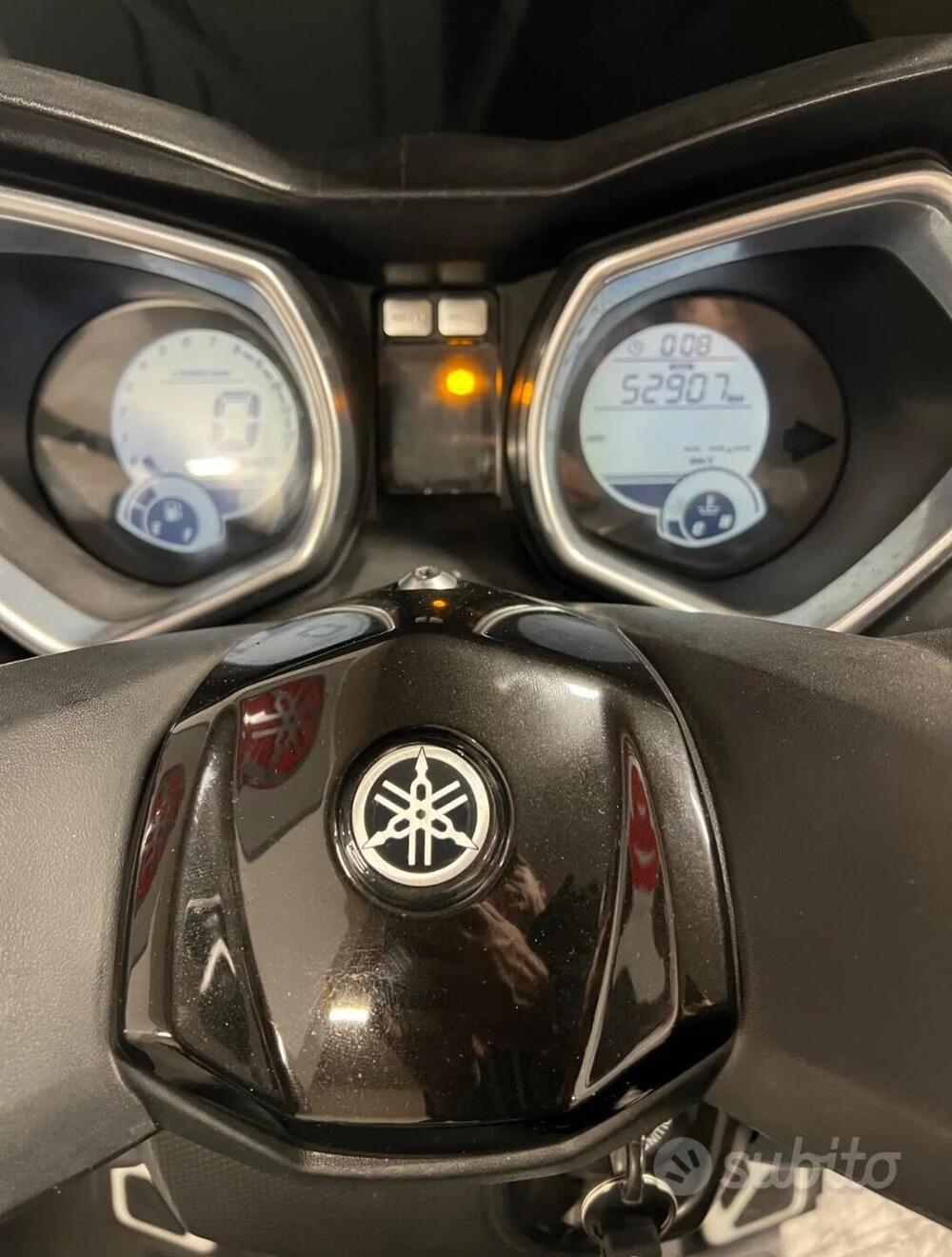 Yamaha X-Max 250 (2014 - 16) (9)