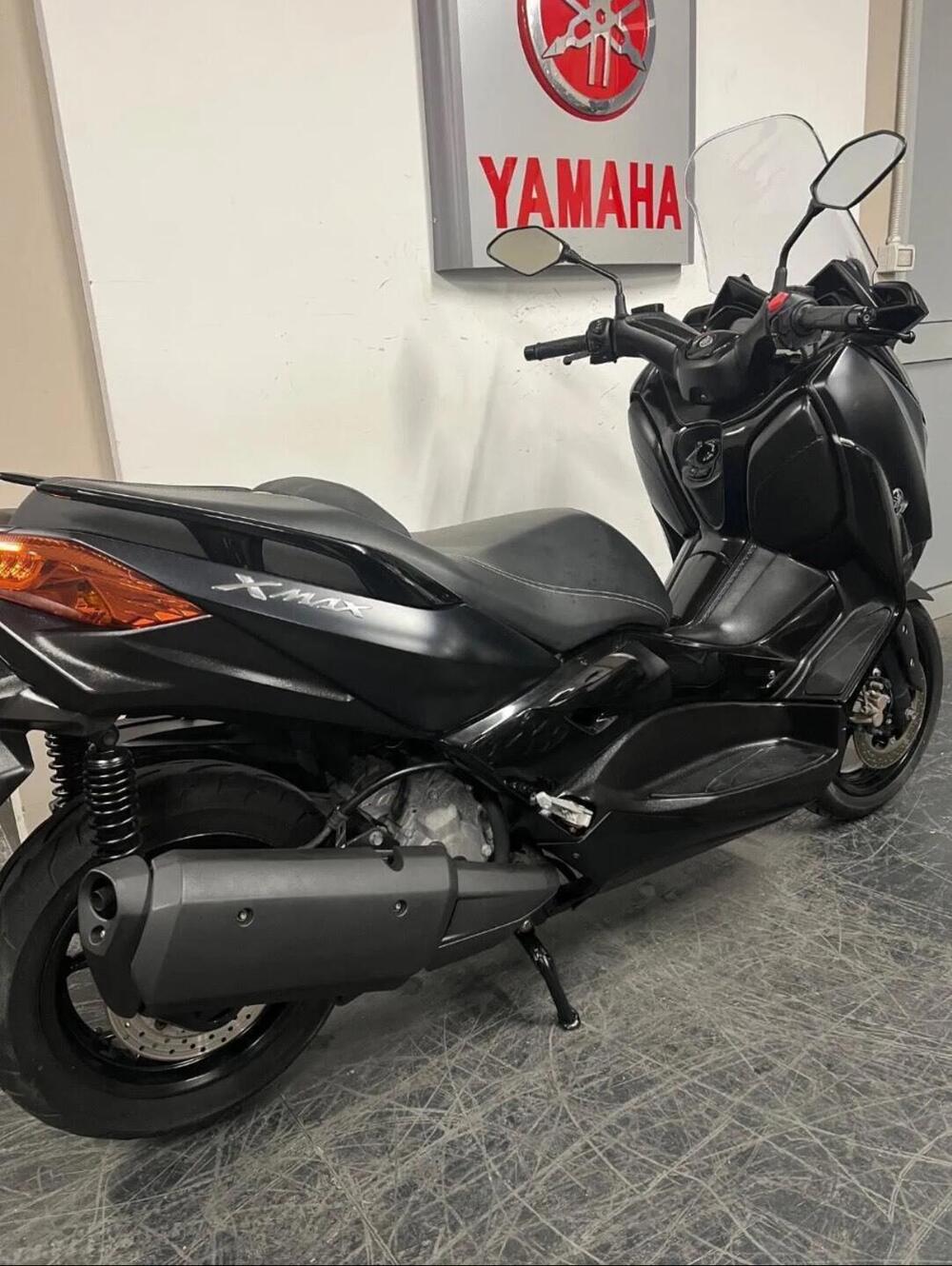 Yamaha X-Max 300 Iron Max (2019 - 20) (4)