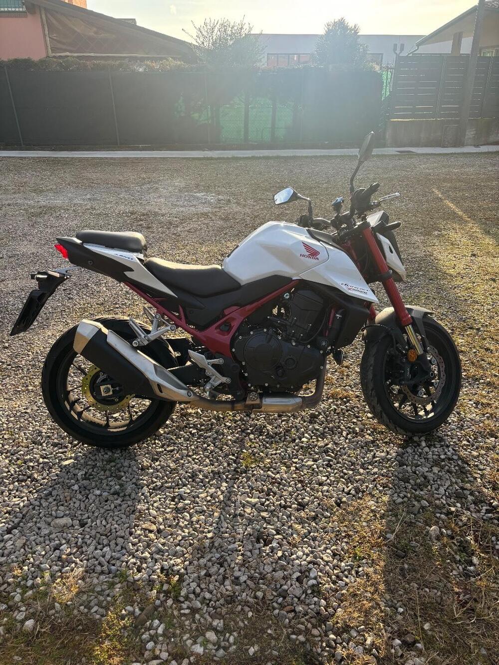 Honda CB 750 Hornet (2023 - 24) (2)