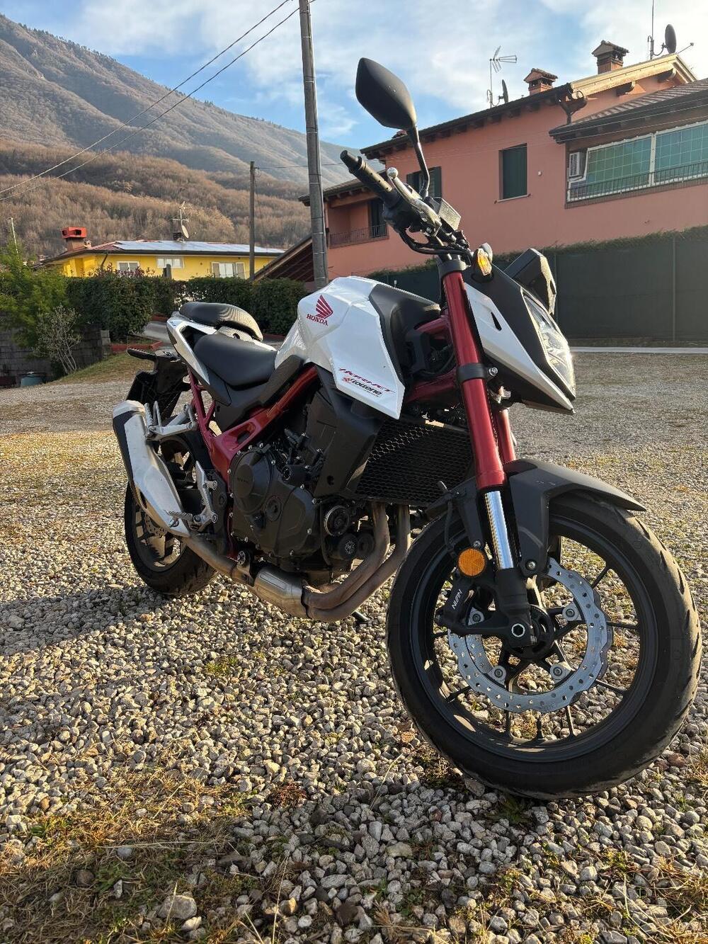 Honda CB 750 Hornet (2023 - 24) (3)