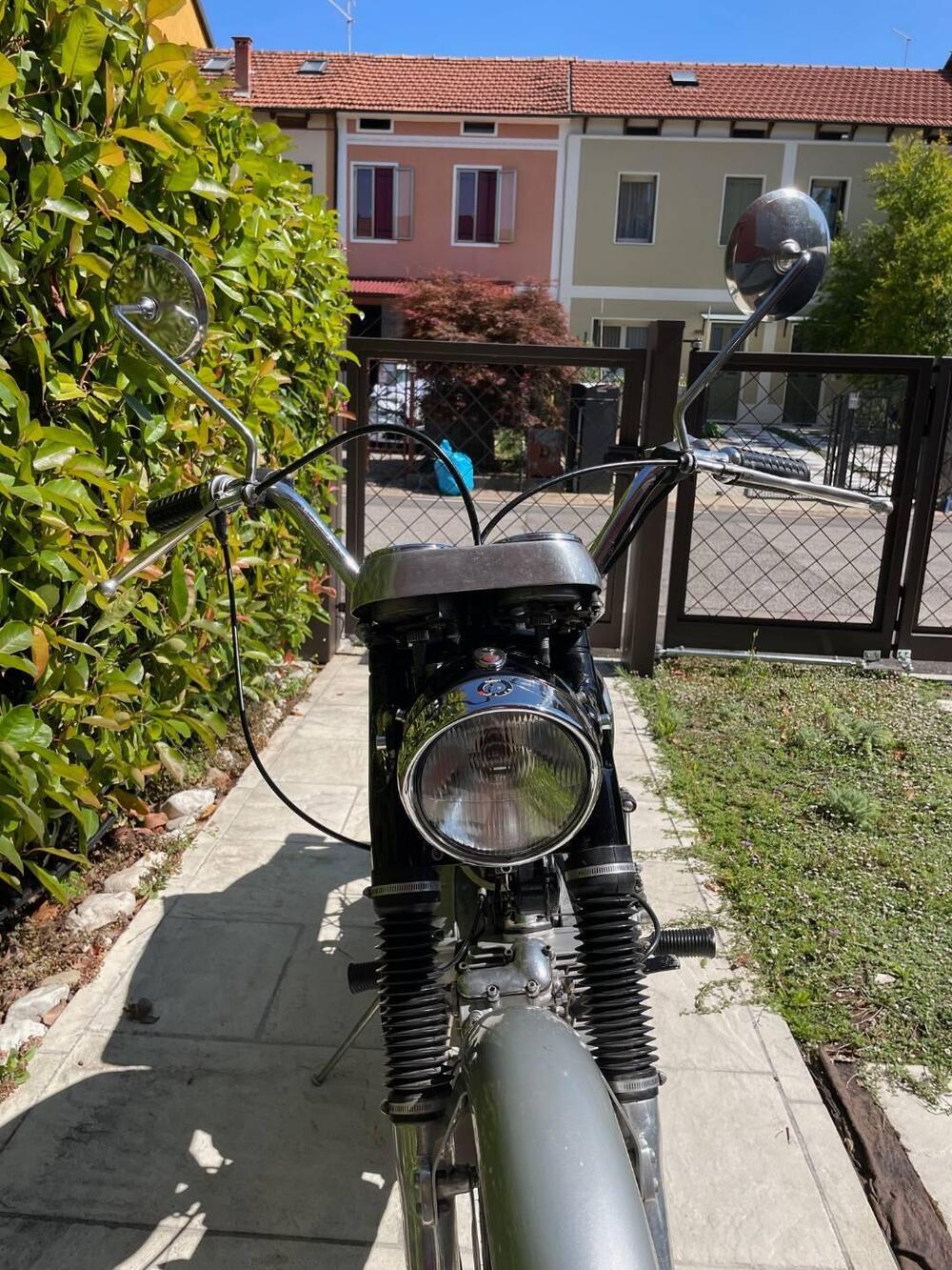 Aermacchi Harley-Davidson Ala Blu 250 (8)